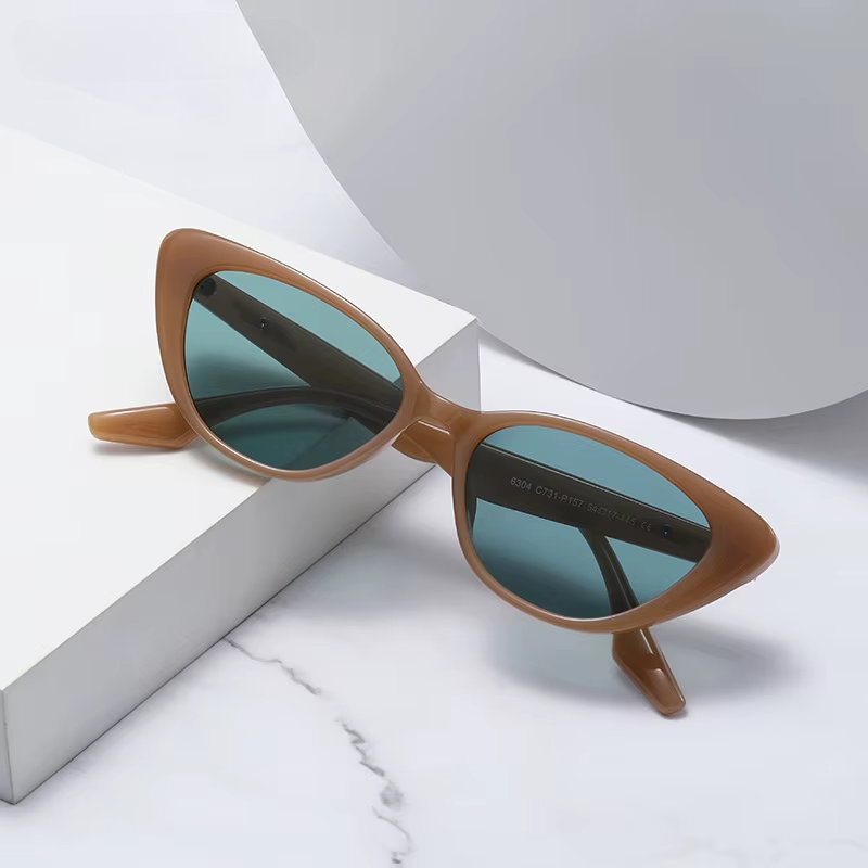 Cat-Eye Frames - HESTONS