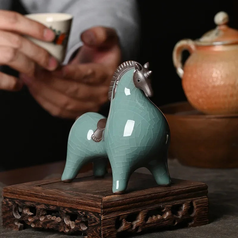 Gallant Horse Sculpture - HESTONS